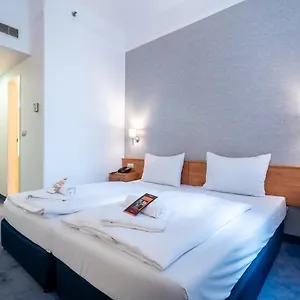 4* Ξενοδοχείο East